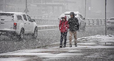 Pazar günü sıcaklıklar 10 derece düşüyor, kar geliyor