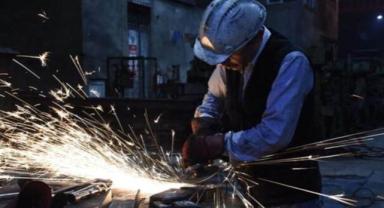 Sanayide aylık daralma serisi sürüyor 