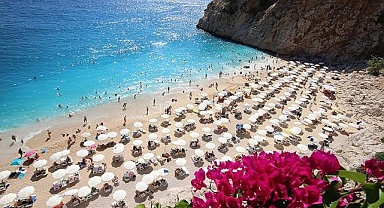 10 yılda Türkiye'yi 800 milyon turistin ziyaret etmesi bekleniyor