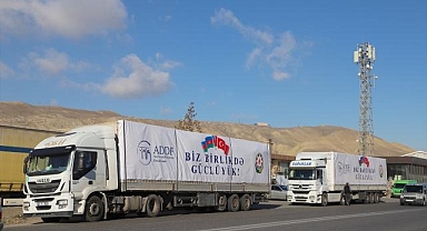 Azerbaycan, Türkiye'deki depremzedeler için 18 tonluk yardım malzemesi gönderdi