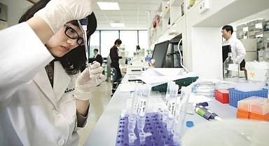 Dünya ekonomisi Kovid-19 krizinin etkilerini ancak atlatıyor