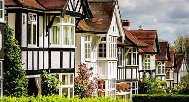 İngiltere'de konut fiyatları kasımda yüzde 0,5 arttı