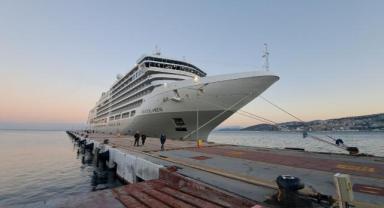 Kuşadası yılın son kruvaziyerini ağırlıyor