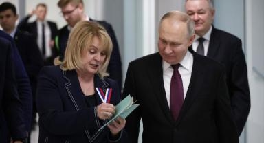 Putin, devlet başkanlığı seçimi için resmen adaylık başvurusunda bulundu