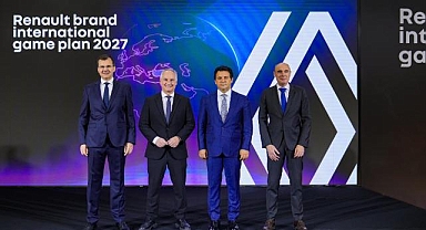 Renault Global CEO'su Cambolive, İstanbul'da basın mensuplarının sorularını yanıtladı: