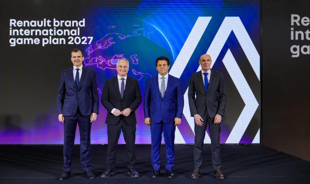 Renault Global CEO'su Cambolive, İstanbul'da basın mensuplarının sorularını yanıtladı: