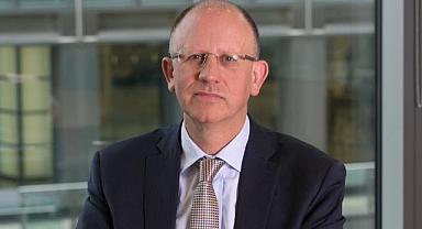 Uluslararası ekonomistler, merkez bankalarından 2024'te keskin ve hızlı faiz indirimi beklemiyor