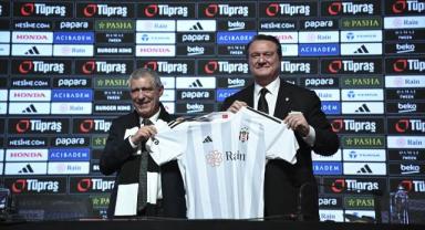 Beşiktaş'ın yeni teknik direktörü Fernando Santos için imza töreni düzenlendi