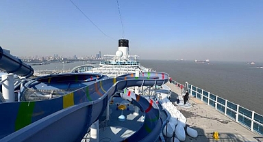 Çin'in yerli üretim büyük yolcu gemisi ilk ticari seferine çıktı