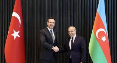 Enerji ve Tabii Kaynaklar Bakanı Bayraktar, Azerbaycan Ekonomi Bakanı Cabbarov'la görüştü