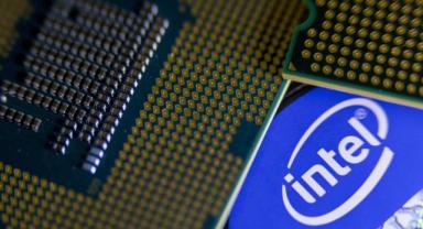 Intel'in geliri geçen yılın son çeyreğinde arttı