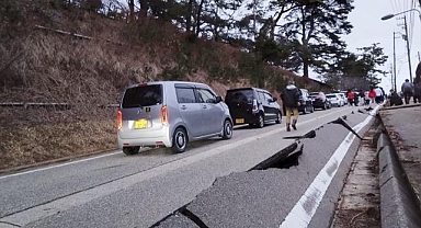 Japonya'nın batısında son 1,5 saatte 5 ila 7,6 büyüklüğünde 9 deprem oldu