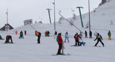 Kartalkaya Kayak Merkezi'nde kar kalınlığı 137 santimetreye ulaştı