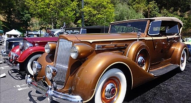 Klasik otomobiller Brüksel'de sergilendi