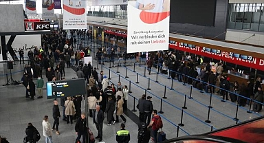 Kosovalılar Şengen Bölgesi'ne vizesiz seyahat etmeye başladı