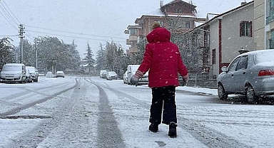 Marmara'nın doğusu, Bolu ve Düzce'nin yüksek kesimleri için kuvvetli kar uyarısı