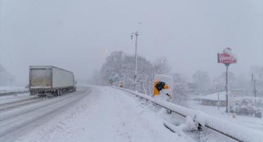 Massachusetts'de kar fırtınası etkili oldu