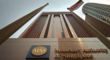 Singapur para politikasında değişikliğe gitmedi