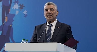 Ticaret Bakanı Bolat, Türkiye'nin dış ticaret açığındaki azalma trendinin devam ettiğini bildirdi: