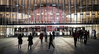 Tiyatro ve müzikal izleyicileri 2024'te AKM'de buluşacak