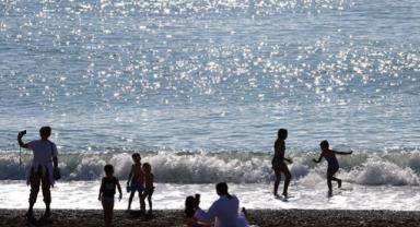 Turist sayısında rekor kıran Antalya'da yeni hedef kişi başı günlük geliri 120 dolara çıkarmak