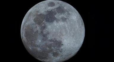 Uluslararası Uzay İstasyonu, ay ile görüntülendi