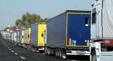 UND: Bulgaristan sınırında Türk tırları günlerce bekletiliyor