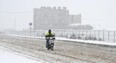 Van'da kar yağışı etkili oluyor