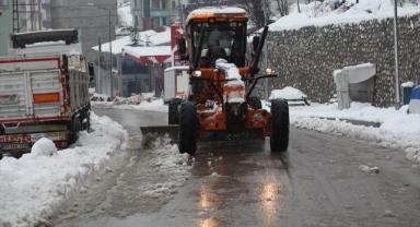 Van, Hakkari, Bitlis ve Muş'ta 1144 yerleşim birimine ulaşım sağlanamıyor