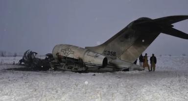 Yolcu uçağı düştü. Hindistan'a ait bir yolcu uçağı Afganistan'ın kuzeyinde düştü