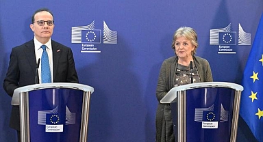 AB'nin Türkiye'ye deprem desteği taahhüdünün 400 milyon avrosu için imzalar atıldı