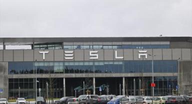 Almanya'da Grünheide bölgesi sakinleri Tesla'nın fabrika genişletme planına karşı çıktı