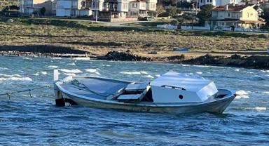 Ayvalık’ta kuvvetli fırtına nedeniyle tekneler alabora oldu