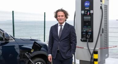 Elektrikli araçlar için akıllı şebeke yatırımları kritik önem taşıyor