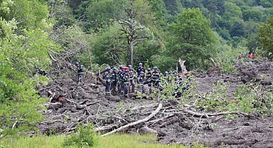 Gürcistan'da heyelan nedeniyle ölenlerin sayısı 11'e çıktı