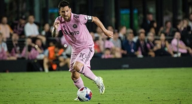 Hong Kong'da Messi'nin oynamadığı maçın seyircileri bilet paralarının yarısını geri alacak