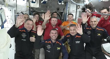 İlk Türk astronot Gezeravcı, Ax-3 ekibinin istasyondaki veda töreninde konuştu: (2)