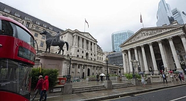 İngiltere Merkez Bankası, politika faizini yüzde 5,25'te sabit tuttu