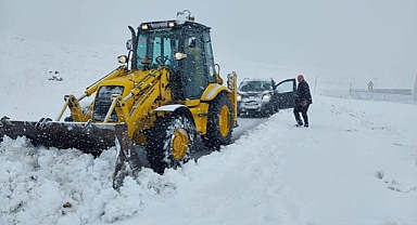 Kar nedeniyle 2 gündür kapalı olan Türkgözü-Posof-Damal kara yolu açıldı