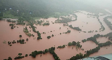 Küresel iklim değişikliğinin sebep olduğu sel felaketlerinin ekonomiye verdiği zarar artıyor