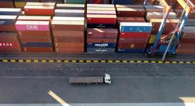 Navlun fiyatlarında artış durdu, Kızıldeniz'de gemi trafiğindeki düşüş sürüyor