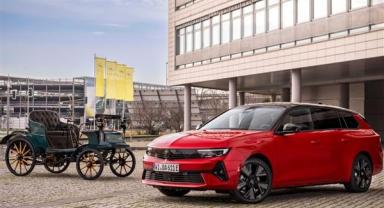 Opel, otomobil üretiminde 125. yılını kutluyor