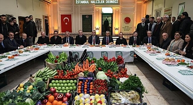 Ticaret Bakanı Bolat İstanbul'da hal esnafı ile buluştu: