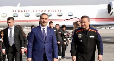 Türkiye'nin ilk astronotu Alper Gezeravcı yurda döndü