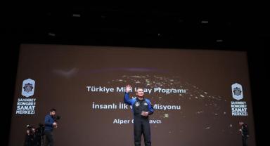 Türkiye'nin ilk astronotu Gezeravcı, Gaziantep'te öğrencilerle buluştu: