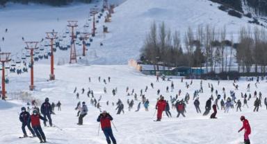 Xinjiang Uygur Özerk Bölgesi, dünyanın yeni kayak merkezi oldu