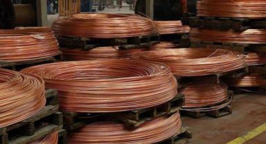 Zambiya’daki bakır yatağı keşfi fiyatlara darbe vururken altın zayıf bir başlangıç yaptı