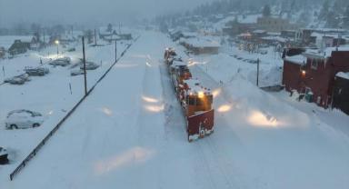 ABD'nin Kaliforniya eyaletinde kar fırtınası hayatı olumsuz etkiledi