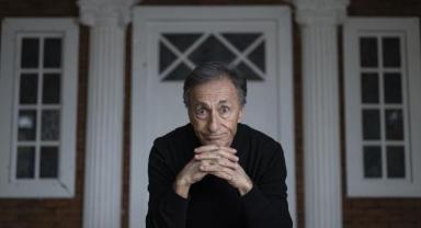 TÜRKİYE'NİN ÇINARLARI Şovmen, komedyen Yalçın Özden: 