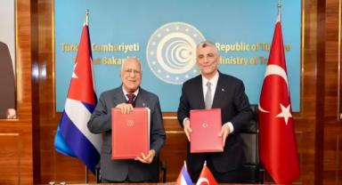 Türkiye ve Küba arasında 